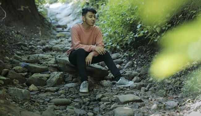 Singer And Writer Dev Abohari Has Made His Own On Social Media At The Age Of 17