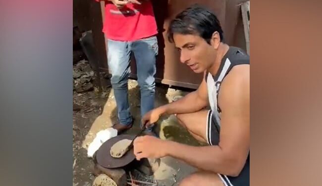 Sonu Sood Made Bread For The Guard, Watching The Video, People Said – Sir, You Have Won The Heart! – सोनू सूद ने गार्ड के लिए बनाई रोटी, वीडियो देख लोगों ने कहा
