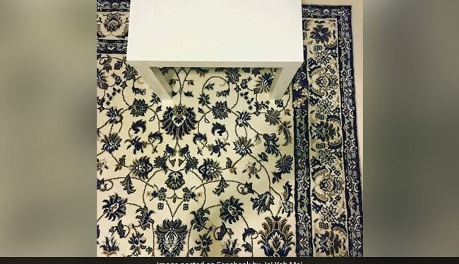There Is A Phone Hidden In This Picture, For Many Years People Have Not Been Able To Find It