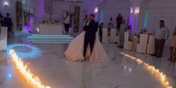 Viral Video Of Wedding Dance Bride And Groom Inside Fire Circle Lit By Friends – Viral Video : दोस्तों ने शादी के स्टेज पर लगाई आग…दूल्हा-दुल्हन करते रहे डांस… 