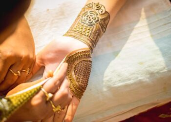 Karwa Chauth 2022: Try 5 Beautiful Mehndi Design Ideas To Impress Your Hubby In Festive Season