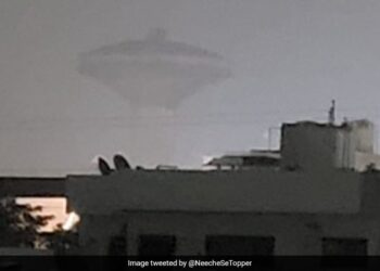 UFO Seen Flying In The Sky Of Delhi People Scared After Seeing Viral Picture Know The Reason Behind It