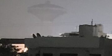 UFO Seen Flying In The Sky Of Delhi People Scared After Seeing Viral Picture Know The Reason Behind It