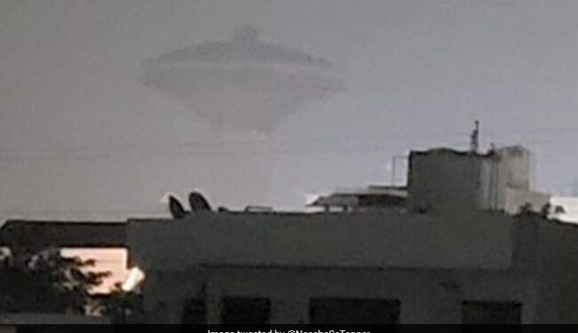 UFO Seen Flying In The Sky Of Delhi People Scared After Seeing Viral Picture Know The Reason Behind It