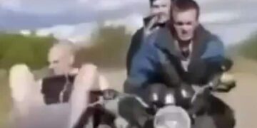 Three Friends Were Riding Bikes In Jai Veeru Style Can’t Stop Laughing After Watching The Next Video