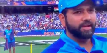 R Ashwin Viral Video: T20 World Cup 2022 R Ashwin Smelling Clothes On Ground Rohit Sharma India Vs Zimbabwe