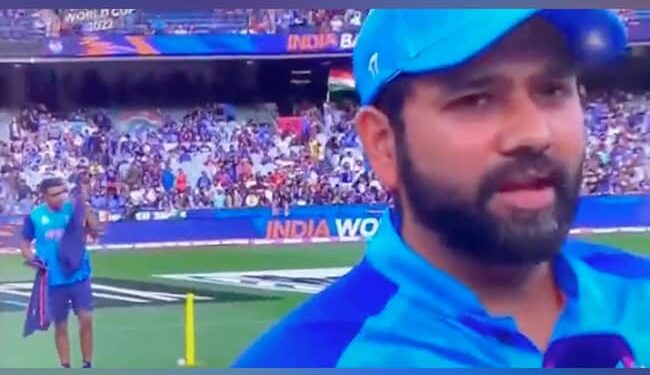 R Ashwin Viral Video: T20 World Cup 2022 R Ashwin Smelling Clothes On Ground Rohit Sharma India Vs Zimbabwe