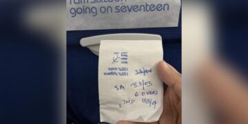 Pilot Sends Handwritten Cricket Score Update To Passenger Onboard Flight Internet Calls It Epic