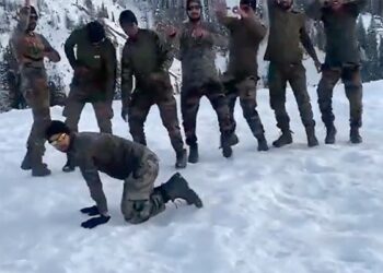 Indian Army Jawans Did Tremendous Military Dance On Kala Chashma, You Will Be Stunned After Watching The Video