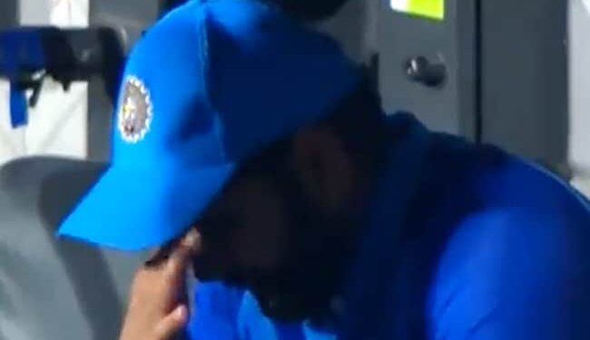 Rohit Sharma Started Crying Alone After The Defeat, IAS Said – We Are A Team, We Will Cry, But Will Be Together Every Moment – हार के बाद अकेले रोने लगे रोहित शर्मा, IAS ने कहा