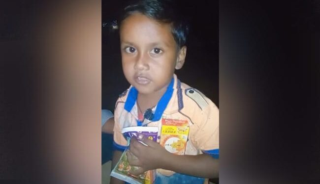 Little Boy Filmy Style: Innocent Little Boy Filmy Style Said He Is Afraid Of Bapu Not Of Bullet Or Sword