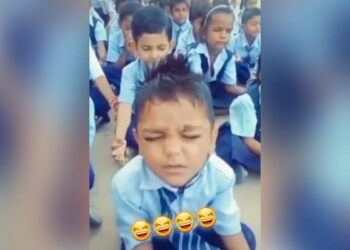 Video Of A Small School Kid Chanting Gayatri Mantra In Lilting Voice Is Going Viral On Social Media