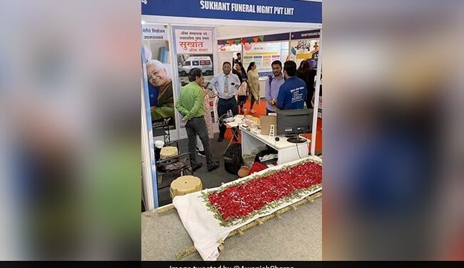 Start Up Offering Funeral Service Photo Goes Viral Internet Divided Read Here