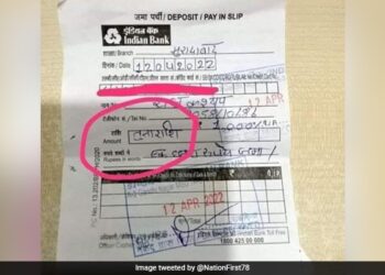 Man Went To Bank To Deposit Money Inplace Of Amount Wrote Something Funny On Deposit Slip Goes Viral