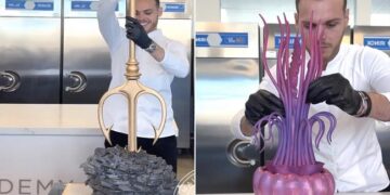 Pastry Chef Creating The Sacred Trident: Chef Creates Sacred Trident From Aquaman Using Chocolate