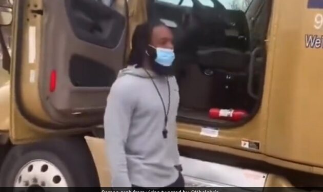 Man Guiding 18 Wheeler Truck Into Parking Spot Without Being In It See Viral Video