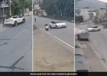 VIDEO: अंधाधुंध रफ्तार से चीन की सड़कों पर भागती दिखी टेस्ला, जा घुसी इमारत में