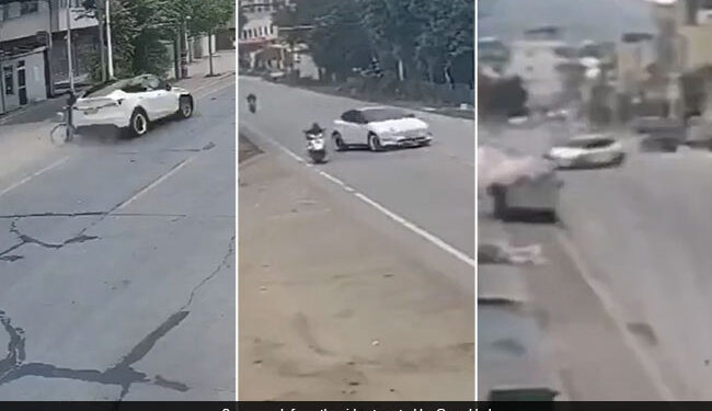 VIDEO: अंधाधुंध रफ्तार से चीन की सड़कों पर भागती दिखी टेस्ला, जा घुसी इमारत में