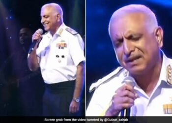 Navy Officer Sings Ghar Se Nikalte Hi Song Internet Says Awesome Viral Video – रिटायर्ड नेवी अफसर ने गाया घर से निकलते ही…, खूबसूरत आवाज़ के कायल हुए लोग, बोले