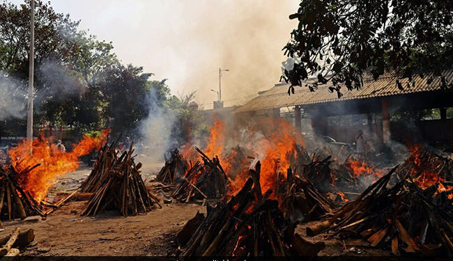 Man Celebrates Birthday At Crematorium Invited More Than100 Guests In Kalyan Maharashtra