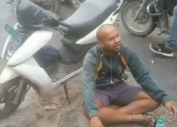 Bengaluru Man Protests On Road After Accident Due To Pothole Clip Goes Viral