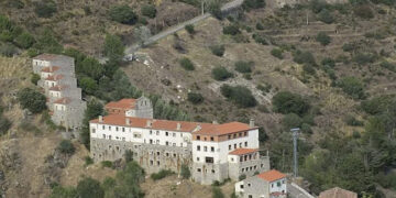 An Entire Spanish Village Is On Sale For Rs 2.1 Crore: Spanish Village With 44 Houses Is On Sale For Rs 2 Crore