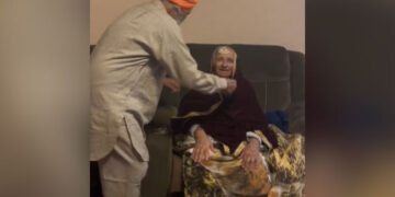 Viral Video: Elderly Man Sees His Wife Dressed As A Bride His Reaction Wining The Internet