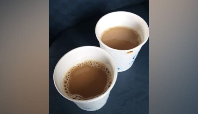 WATCH: Tea Vendor Caught Using Unclean Iron Rod To Heat Tea On Train