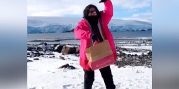 Woman Makes The Worlds Longest Food Delivery From Singapore To Antarctica Watch Video