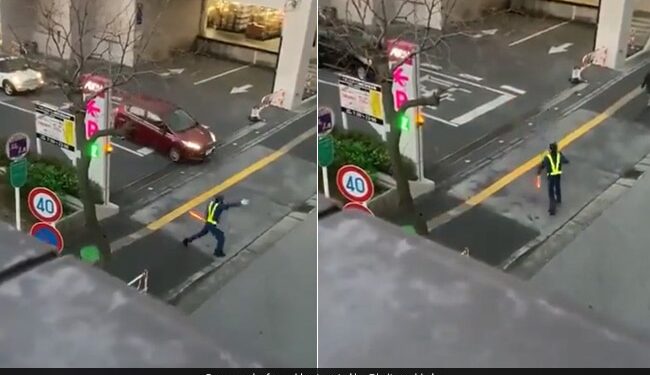 Policeman Funny Way Of Regulating Traffic Will Bring A Smile To Your Face Watch Viral Video