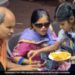 Little Girl Helping Visually Impaired Parents At A Food Stall Melts Hearts See Viral Video