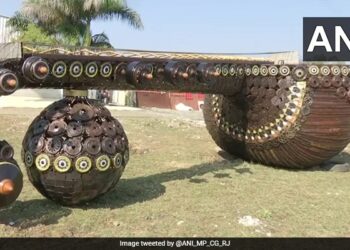 Bhopal Artist Made Rudra Veena Weighing More Than 5 Tonnes Using Scrap And Waste Material