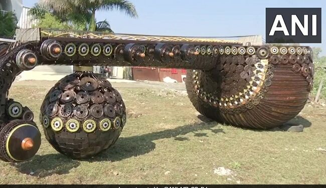 Bhopal Artist Made Rudra Veena Weighing More Than 5 Tonnes Using Scrap And Waste Material