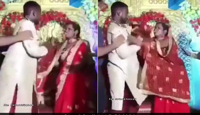 Bride Groom Clashed On The Stage Slapped Each Other Pulling Hair Guests Were Also Beaten See Funny Viral Video