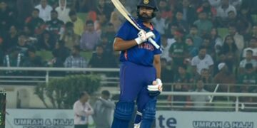 Hitman Destroyed Bangladesh Bowling Despite Injury, People Said – Why Didnt You Come Earlier? – चोट के बावजूद हिटमैन ने बांग्लादेश की बॉलिंग को तहस-नहस कर दिया, लोगों ने कहा