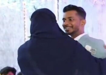 रिश्तेदार के सामने बुर्के वाली महिला ने दूल्हे से गले मिलकर की 'गंदी' हरकत, जिसे देख सब चौंक गए