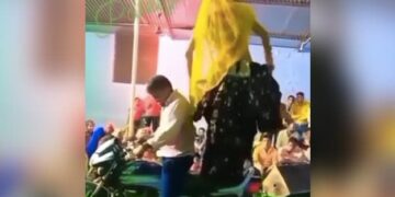 Woman Dance On Bike: Video Of Woman Dancing While Standing On Bike Goes Viral On Social Media