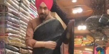 Man Drapes Saree At A Store Internet Amused With His Skills See Viral Video – सरदार जी ने इतनी तेज़ रफ्तार में पहनी साड़ी, हैरान रह गए दुकान पर बैठे लोग, बोले