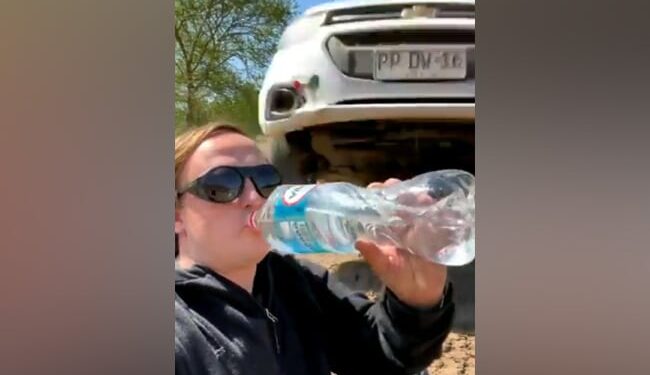 The Car Came At A High Speed And Crossed Over The Woman, But She Kept Drinking Water, People Said – Dont You Feel Scared? – तेज़ रफ्तार में गाड़ी आकर महिला के ऊपर पार हो गई, मगर वो पानी पीती रही, लोग बोले