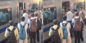 A Woman Did Not Get A Seat In The Train Then People Were Stunned To See What Happened Video Viral