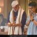 Aamir Khan And Kiran Rao Were Seen Worshiping By Applying Sandalwood On Their Forehead, People Said – This Is The Result Of Boycott – माथे में चंदन लगाकर पूजा करते दिखे आमिर ख़ान और किरण राव, लोगों बोले