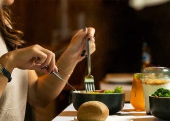 Chinese Woman 4 Ribs Fractured While Coughing After Eating Spicy Food Internet Shocked To Know The Reason