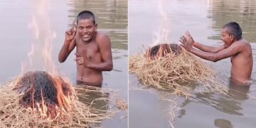 Man Bathing In Cold Water With Desi Jugaadaz: Man Adopted Desi Jugaad While Bathing In The River Funny Video