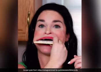This Woman Holds World Record For Largest Mouth Gape | Woman With Largest Mouth In The World