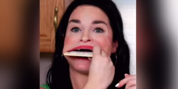 This Woman Holds World Record For Largest Mouth Gape | Woman With Largest Mouth In The World