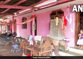 This House Divided Among 2 States One Half In Maharashtra Other In Telangana Family Pay Taxes To Both Viral Story
