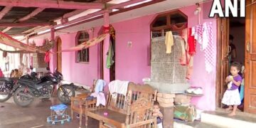 This House Divided Among 2 States One Half In Maharashtra Other In Telangana Family Pay Taxes To Both Viral Story