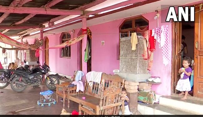 This House Divided Among 2 States One Half In Maharashtra Other In Telangana Family Pay Taxes To Both Viral Story