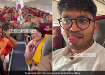 Booked Full Flight To Go To Marriage Video Viral: Man Books An Entire Plane To Travel With Family Relatives For His Wedding, People Asking Fare