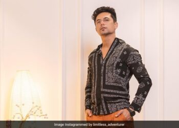 Thomson Sequeira Is Explaining Fashion Closely, Giving Important Tips To People Through Social Media